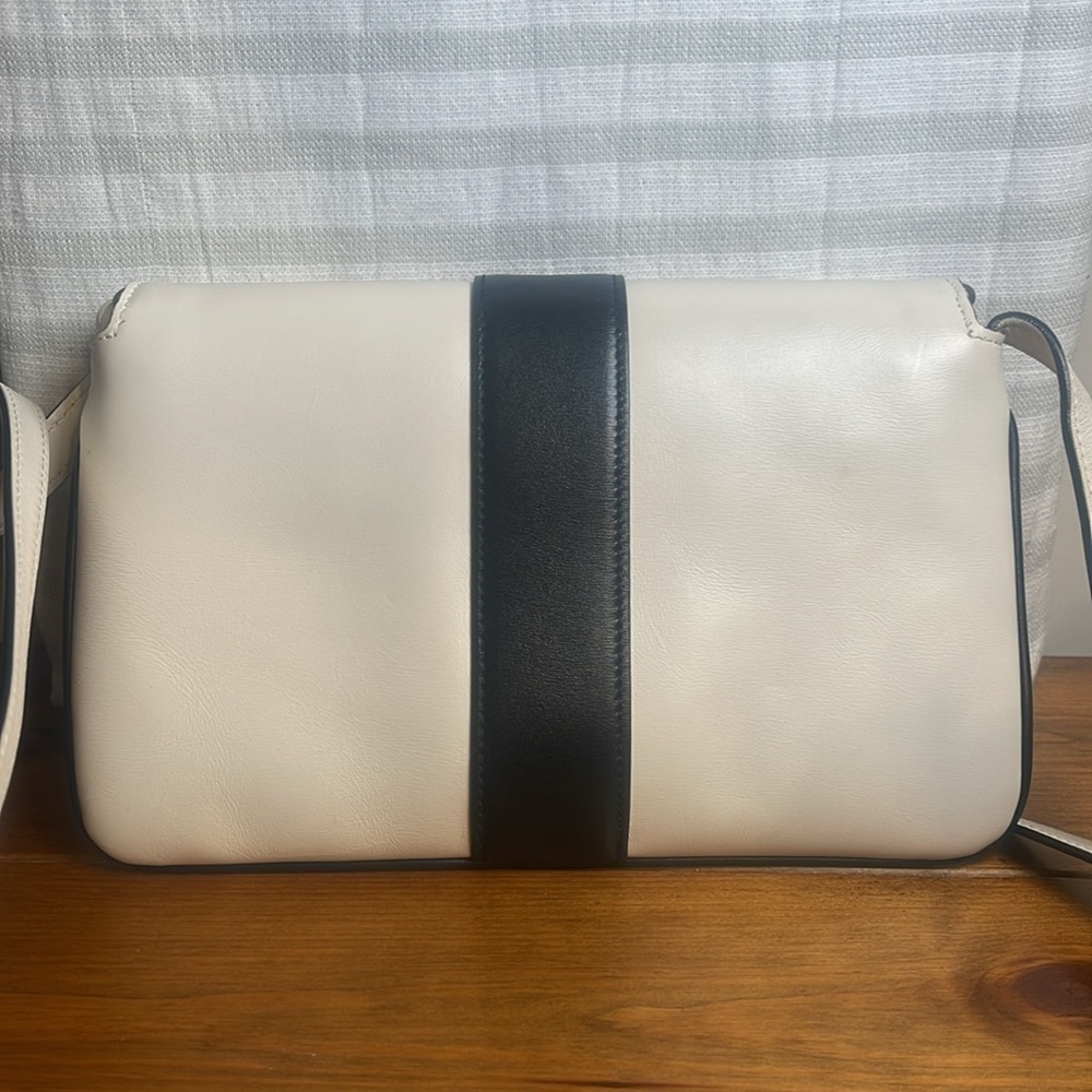 Gucci Arli Calf Skin Leather Crossbody - Picture 4 of 9